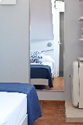 ryans-la-marina-05-rooms-04-premium-single-010.jpg