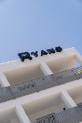 ryanslolas_00_building_007.jpg